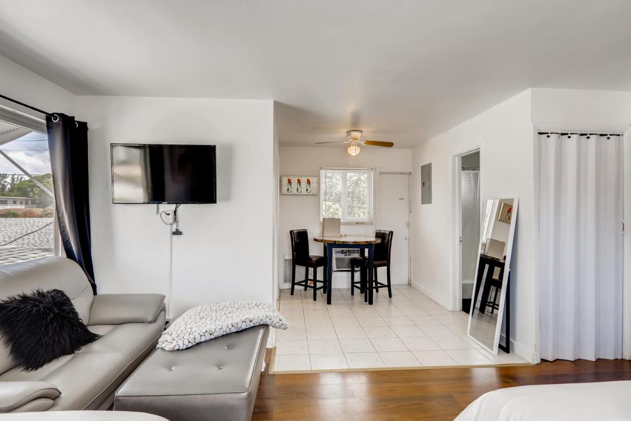 Coral Sands HUGE Studio w/ 2 Queen beds! West Palm Beach Buitenkant foto