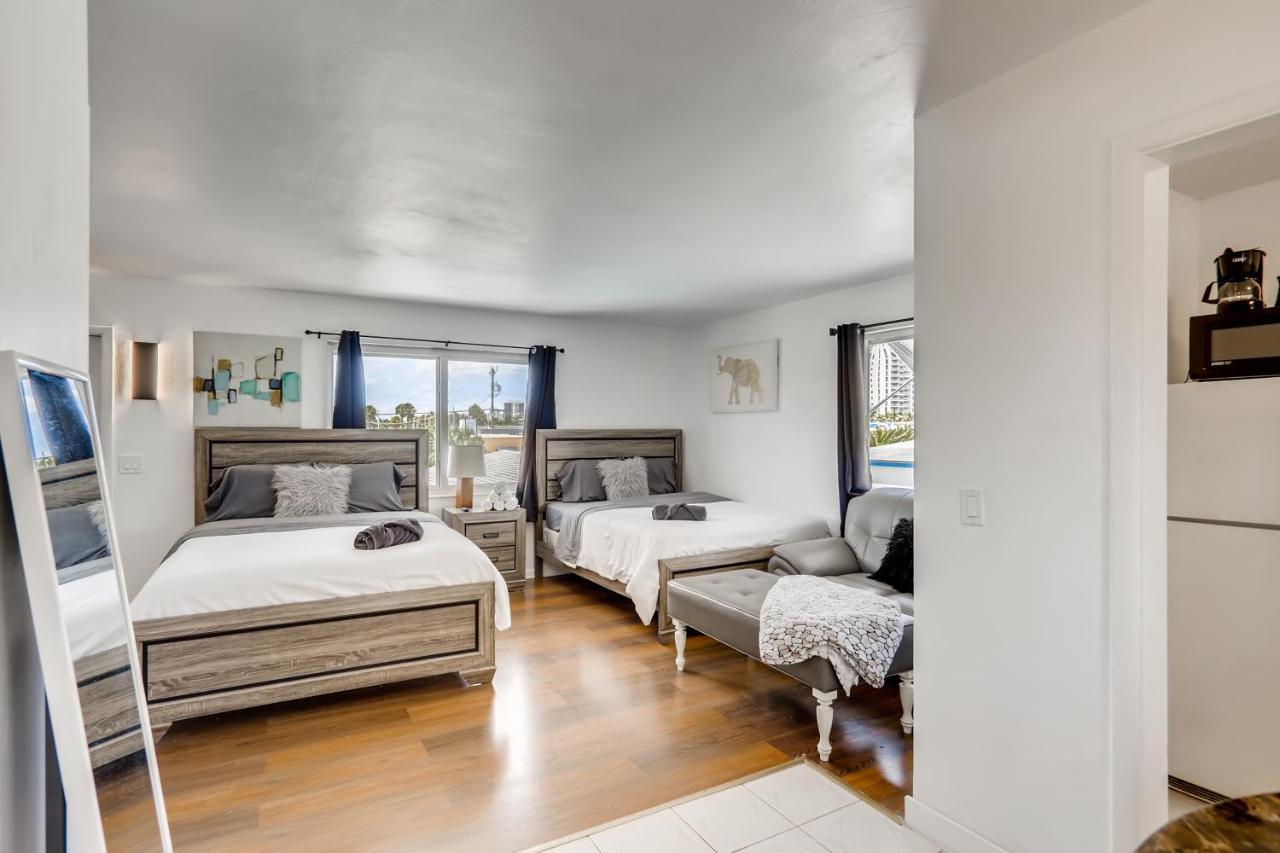 Coral Sands HUGE Studio w/ 2 Queen beds! West Palm Beach Buitenkant foto